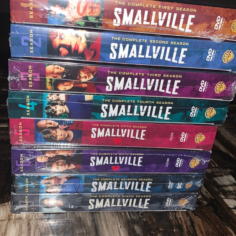 Smallville seasons 1,2,3,4,5,6,7, & 9